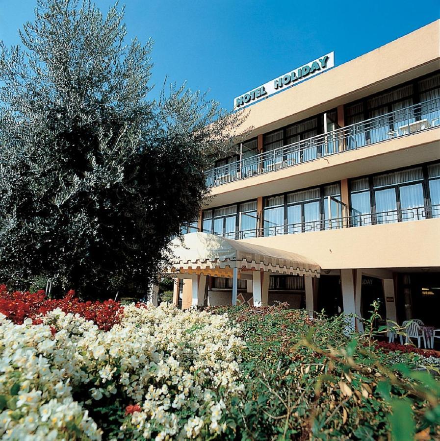 Hotel Residence Holiday Сірміоне Екстер'єр фото