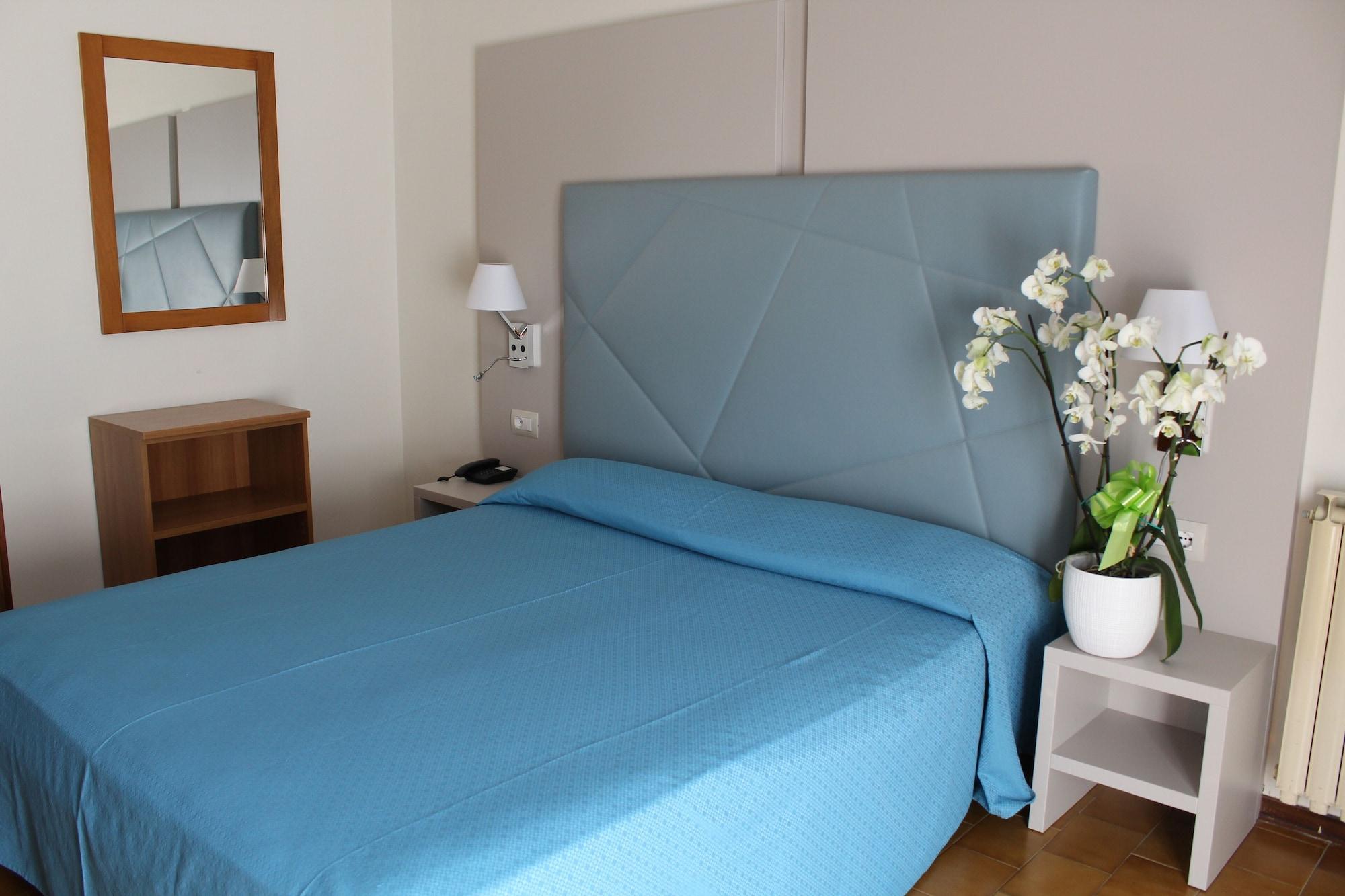 Hotel Residence Holiday Сірміоне Екстер'єр фото