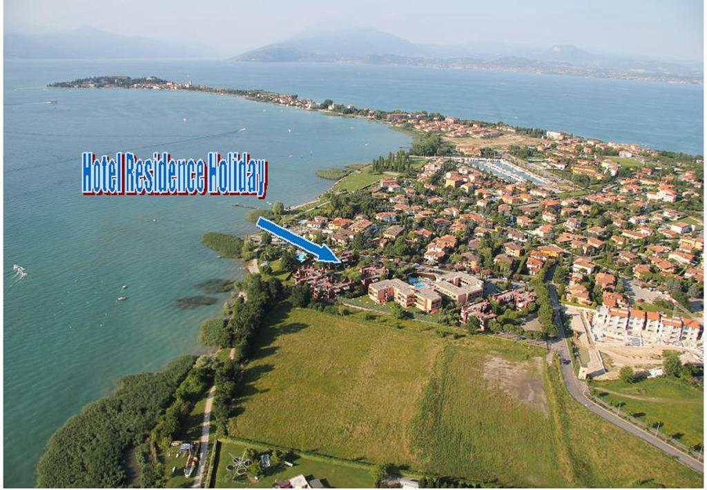 Hotel Residence Holiday Сірміоне Екстер'єр фото